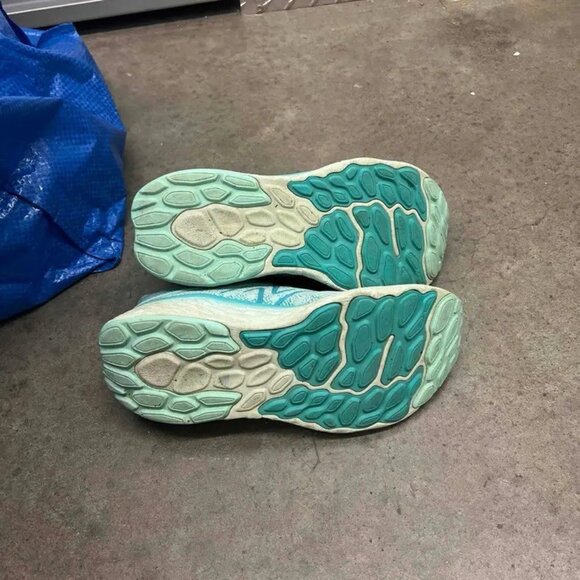New Balance Wmns Fresh Foam 1080v12 Bright Cyan W108012b Size 9.5 women used - Picture 5 of 7